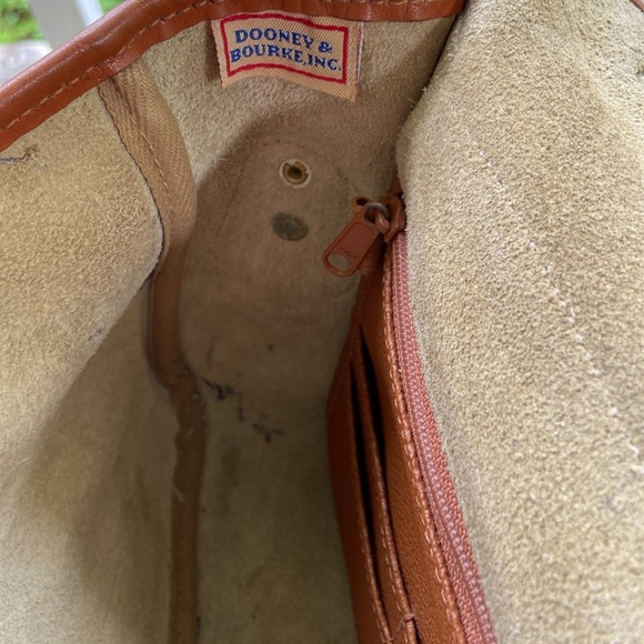 Dooney & Bourke Vintage Bone & British Tan Leather Carrier Shoulder Bag - Picture 11 of 16